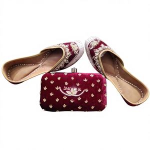 Calzado Tradicional Femenino BS International, Zapatos de Cuero Genuino Impermeables con Bordado, Bolso de Mano Hecho a Mano a Juego - Product Image 4