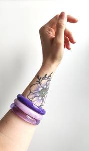 Bracelet artisanal en résine de marbre vert, empilable, avec tube en bambou courbé et entretoise en résine or olive, bijoux pour femmes, vente en gros - Product Image 6