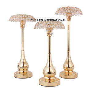 Candelabro de metal de alta calidad con acabado dorado claro y diseño de cristal para el hogar, hoteles, villas y bodas, juego de 3. - Product Image 1