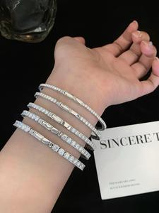 สร้อยข้อมือมอยส์ซาไนต์ เงินแท้ ดีไซน์คลาสสิก สวยหรู ระยิบระยับ เหมาะเป็นของขวัญหมั้นสำหรับผู้หญิง - Product Image 2