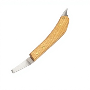 Cincel profesional ligero para pezuñas de caballo con mango de madera, cortador manual de pezuñas, cuchillo de acero inoxidable para pezuñas, herramienta de aseo para establos - Product Image 4