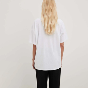 เสื้อยืดโอเวอร์ไซส์คอกลมผ้าฝ้าย 100% คุณภาพสูงสำหรับผู้หญิง ทรงหลวม สวมใส่สบาย ระบายอากาศได้ดี รับสกรีนโลโก้ - Product Image 6
