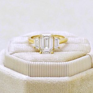 Bague en or jaune 14 carats plaqué or, diamant de laboratoire CVD taille émeraude 4 carats certifié IGI, couleur F, pureté VS1, cadeau de luxe pour femme - Product Image 1