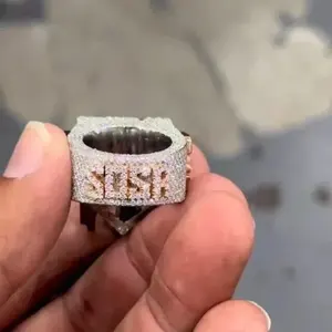 Bague de mariage personnalisée en argent sterling plaqué or avec moissanite véritable taille baguette 4 carats pour femme - Product Image 1