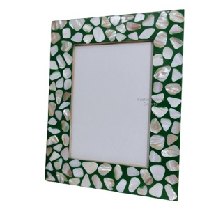Cadre photo nacre verte avec incrustation de coquillages irréguliers Cadre photo fait main pour photos Cadre vadrouille élégant pour la décoration intérieure - Product Image 1