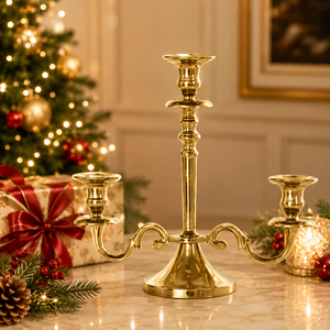 Candelabro Festivo Dorado, Elegante Portavelas de Tres Brazos para Decoración de Mesa Real y Navidad de Lujo - Product Image 1