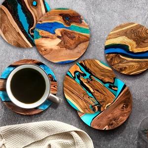 Sous-verres modernes faits à la main en bois avec incrustation de résine, forme irrégulière, pour protéger les tasses à café - Product Image 5