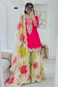 Shree Indian Exports presenta un vestido Anarkali/Salwar Kameez de tela de seda Chinon con bordados elaborados para usar en Eid y el mes de Ramadán. - Product Image 4