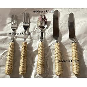 Dernier design de couverts en acier inoxydable avec manche en bois, comprenant couteau à steak, fourchette et cuillère, en argent, pour la table - Product Image 4