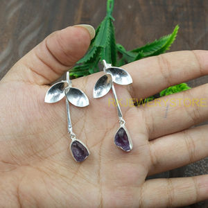 Boucles d'oreilles pendantes en améthyste brute naturelle, faites à la main, en argent sterling 925, avec pierres précieuses en cristal violet, bijoux bohèmes pour femmes, cadeau - Product Image 3