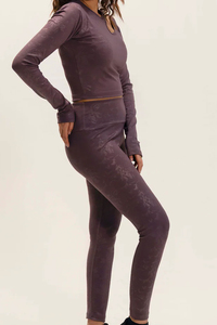 Ensemble de vêtements de yoga actifs pour femmes de qualité supérieure, respirant, avec soutien-gorge de sport à découpe laser haute élasticité et leggings de yoga taille haute sexy - Product Image 3