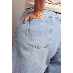 Shorts de mezclilla para mujer, corte relajado, tiro alto, bajo deshilachado, cierre de cremallera, talla grande, sin elasticidad, casual, transpirable, personalizados - Product Image 5