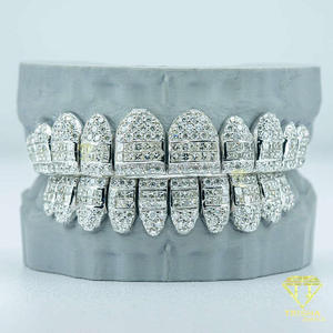 Grillz dentaire unisexe Hip Hop en argent sterling S925 avec moissanite taille émeraude, personnalisé, entièrement serti, à face ouverte, de luxe - Product Image 3