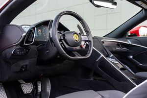 Producto TOP: Ferrari Roma-Spider 2024 Usado en Perfectas Condiciones, Motor V8 Twin-Turbo de 612 hp, Listo para Usar - Product Image 2
