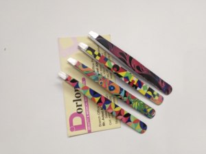 Nuevas Pinzas para Cejas de Acero Inoxidable con Recubrimiento de Papel Personalizables, con Punta Inclinada, Logotipo Personalizado, Certificación CE, Antiestáticas y Duraderas - Product Image 1