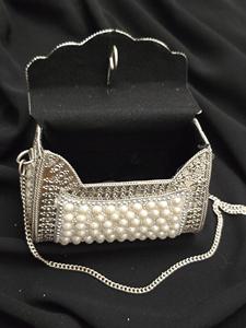 Exquisito bolso de mano de noche con perlas y cristales para damas al mejor precio, bolso de mano metálico de fabricante indio directamente. - Product Image 4