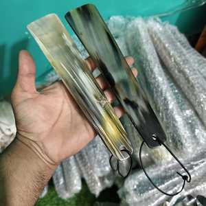 Cuchara para zapatos de cuerno de toro natural, plana, de primera calidad, con cordón de cuero para colgar, al mejor precio - Product Image 2
