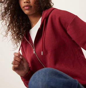 Sudadera con capucha y cremallera para mujer de tu marca, roja, de algodón, tejida, de manga larga, con logo bordado, para uso casual y de otoño. - Product Image 6