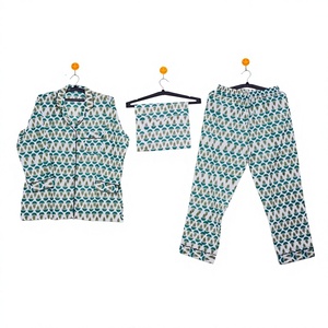 Ensemble de pyjama pour femmes fait main en coton biologique 100%, robe de nuit en satin douce et confortable pour l'automne, vêtements de nuit imprimés pour l'été, pour la maison - Product Image 1