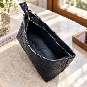Bolso de mano de piel de cocodrilo de alta calidad hecho en Vietnam, adecuado para bolsos de mujer, venta al por mayor de bolsos de cuero genuino. - Product Image 4