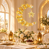 Kleine Batteriebetriebene LED Goldener Draht Halbmond mit Mehrfarbigen Kristallblumen und Sternanhänger für Ramadan-Dekoration