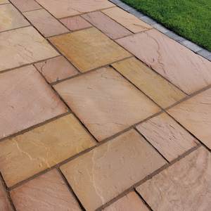 Dalles de pierre de grès Modak pour extérieur, finition rustique, tons rose et jaune, pierre de pavé extérieure pour terrasse - Product Image 1