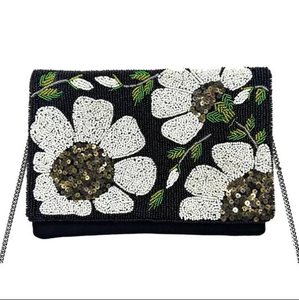 Bolso de mano bohemio con cuentas, borlas bordadas y conchas, hecho a mano, para fiestas y eventos con atuendos étnicos - Product Image 1