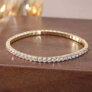 กำไลข้อมือเพชรโมอิสซาไนต์ทรงกลมแบบคลาสสิก ตัดแบบบริลเลียนท์ ประดับแบบช่อง สำหรับผู้หญิง เครื่องประดับงานแต่งงานสำหรับเธอ - Product Image 4
