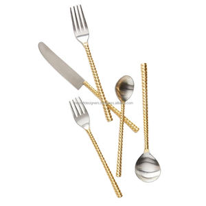 Juego de Cubiertos Metálicos de Última Moda con Mangos Dorados, Accesorios de Mesa, Juego de Cubiertos de Lujo Aptos para Lavavajillas - Product Image 1