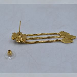 Pendientes de aro con tachuelas de latón con acabado dorado mate, hechos a mano, de última moda para fiestas, para niñas y mujeres. - Product Image 4