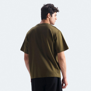 เสื้อยืดโอเวอร์ไซส์ผู้ชายสีดำ 100% ผ้าฝ้าย ลดราคาพิเศษ คอวี แขนสั้น สกรีนโลโก้ได้ สไตล์ลำลอง - Product Image 5