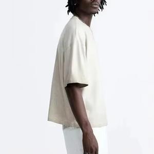 เสื้อยืดคอกลมผู้ชายผ้าฝ้าย 100% แบบขายส่ง ทรงไหล่ตก หนานุ่ม รับออกแบบโลโก้ เสื้อยืดผู้ชาย - Product Image 3