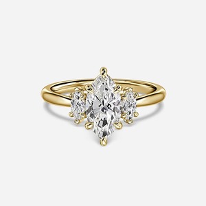 Anillo de Compromiso de Tres Piedras con Diamante Cultivado en Laboratorio de Corte Marquesa de 5CT, Oro de 14K, Venta al Por Mayor - Product Image 4