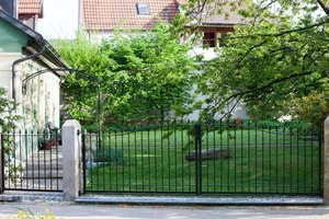 Puerta Batiente de Hierro con Diseño de Caballo en Vidrio Emplomado, Estilo Rústico, Recubrimiento en Polvo, Puerta de Patio Duradera - Product Image 5