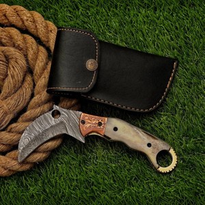 Cuchillo de Caza Plegable Premium OEM RB de Acero de Damasco con Mango de Palisandro, Empuñadura de Latón y Hoja de 7 Pulgadas para Camping - Product Image 1