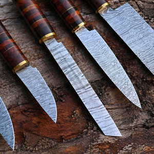 Juego de Cuchillos de Chef de Cinco Piezas Hechos a Mano por Edge Master, Hoja Recta de Acero de Damasco de 33 Capas, Mango de Madera, Diseño Ambidiestro - Product Image 2