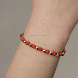 Bracelets à breloques rouges perlés, perles intercalaires dorées, faits à la main, extensibles, minimalistes, empilables, unisexe, cadeau, vente en gros - Product Image 1