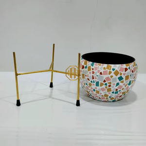 Pot de fleurs en métal à motif terrazzo, support trépied doré, motif mosaïque coloré, pot de fleurs d'intérieur, décoration de table, vente en gros B2B - Product Image 2