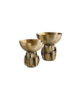 Cuenco de latón ornamental para ofrendas en templos, con apariencia sagrada y tradicional - Product Image 3