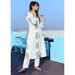 Vestido Túnica Blanco Hecho a Mano con Cuello Redondo y Diseño Dorado, Talla XS, con Estampado Floral - Product Image 2