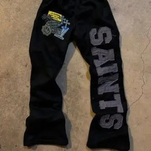 Pantalon de jogging unisexe noir en molleton, taille haute élastique, style gothique streetwear, avec broderie graphique, collection automne - Product Image 3