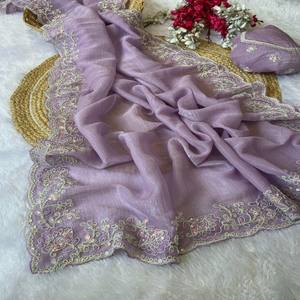 VASTRA COTTAGE Saree Premium Verde Pastel Suave y Texturizado con Bordado Intenso y Borde con Corte Festoneado - Product Image 3