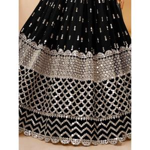 Elegante ropa de recepción de Georgette negra Lehenga Choli con hermosas lentejuelas para eventos nocturnos - Product Image 2