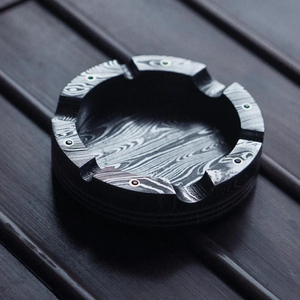 Cendrier en acier Damas haut de gamme, artisanal, résistant à la chaleur, accessoire de fumeur durable pour hôtel, restaurant, maison - Product Image 1