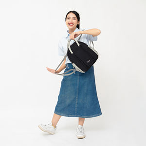 Mochila Lady Puffy de Material Tipo Paracaídas con Cierre de Cremallera, Correa Ajustable y Diseño de Bolsillos Funcionales para Uso Diario - Product Image 2