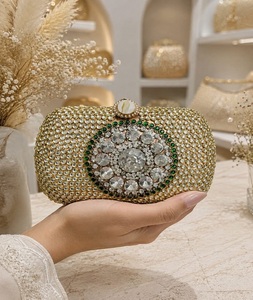 Pochette en laiton Kundan faite à la main, plaquée or, pour soirée, avec fermoir à boucle orné de diamants, forme personnalisée par F S International - Product Image 3