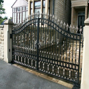 Puerta Frontal de Hierro Forjado Personalizada con Elegante Artesanía Metálica para Entrada de Jardín y Diseño Exterior de Lujo para Villas - Product Image 2