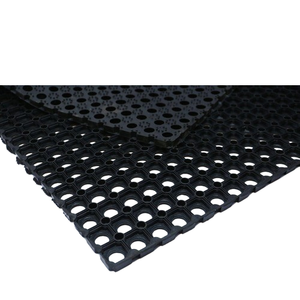 Tapis de sol en caoutchouc perforé le plus vendu, conception de drainage perforée, idéal pour garage, atelier, usine et usage commercial, en vente - Product Image 4