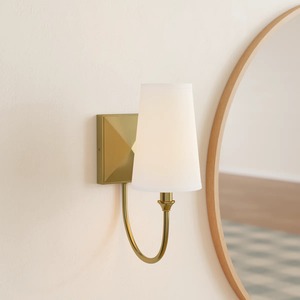 โคมไฟติดผนังสีทองทันสมัยพร้อมโป๊ะผ้าสีขาวและดีไซน์ลายใบไม้ - Product Image 2