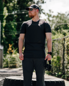 Camiseta Ligera de Protección Oculta, Tejido de Compresión que Absorbe la Humedad, Diseño con Bolsillo Incorporado, Mezcla de Poliéster, Comodidad - Product Image 4